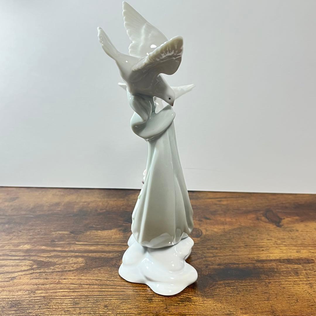 LLADRO リヤドロ 平和の花かご 6579