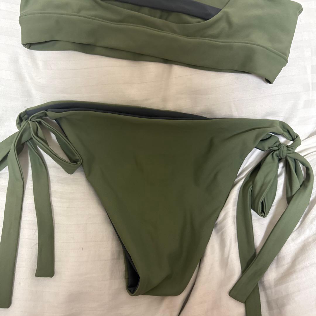 オリーブグリーン セパレート水着　ALEXIASTAM