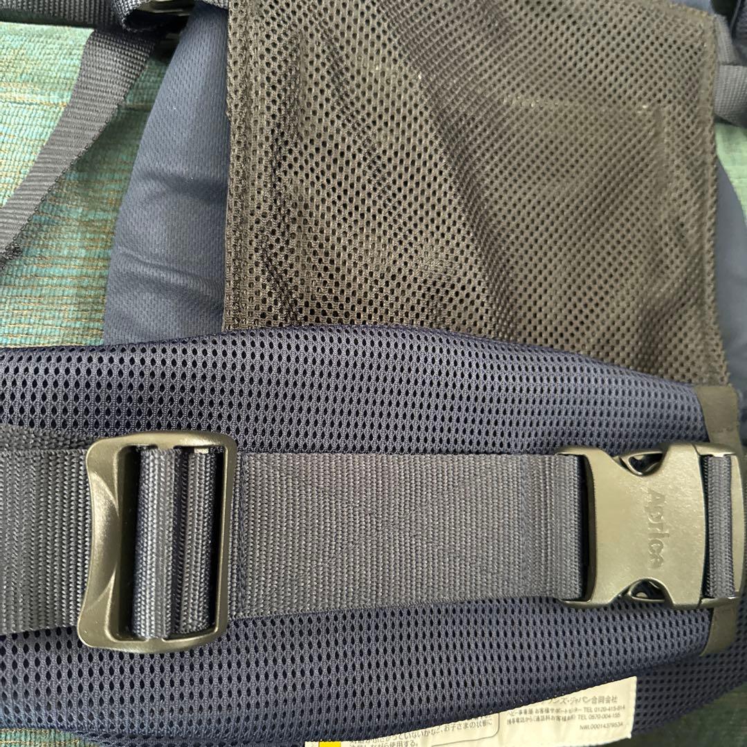 アップリカ　ラクリスLaclis 抱っこ紐 ネイビー　美品　短時間着用