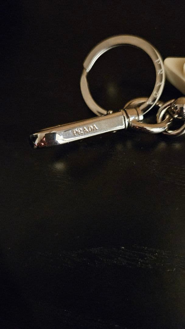 PRADA プラダ ロボット トリック キーホルダー