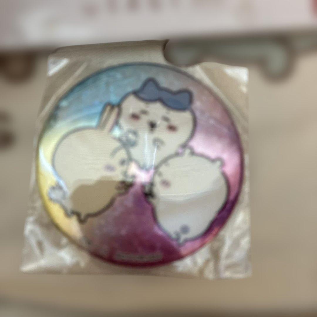 ちいかわ　2023ハッピーバッグ　うさぎ　おまけ付き　缶バッチ