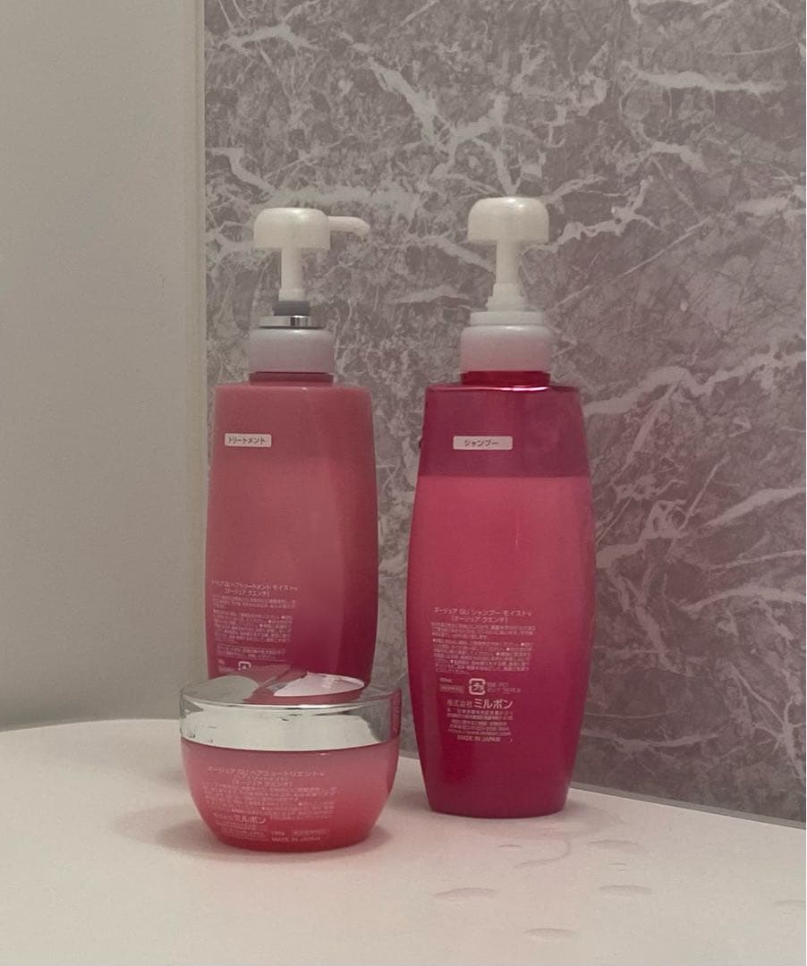 Aujua クエンチモイスト シャンプー・トリートメント・ヘアニュートリエント