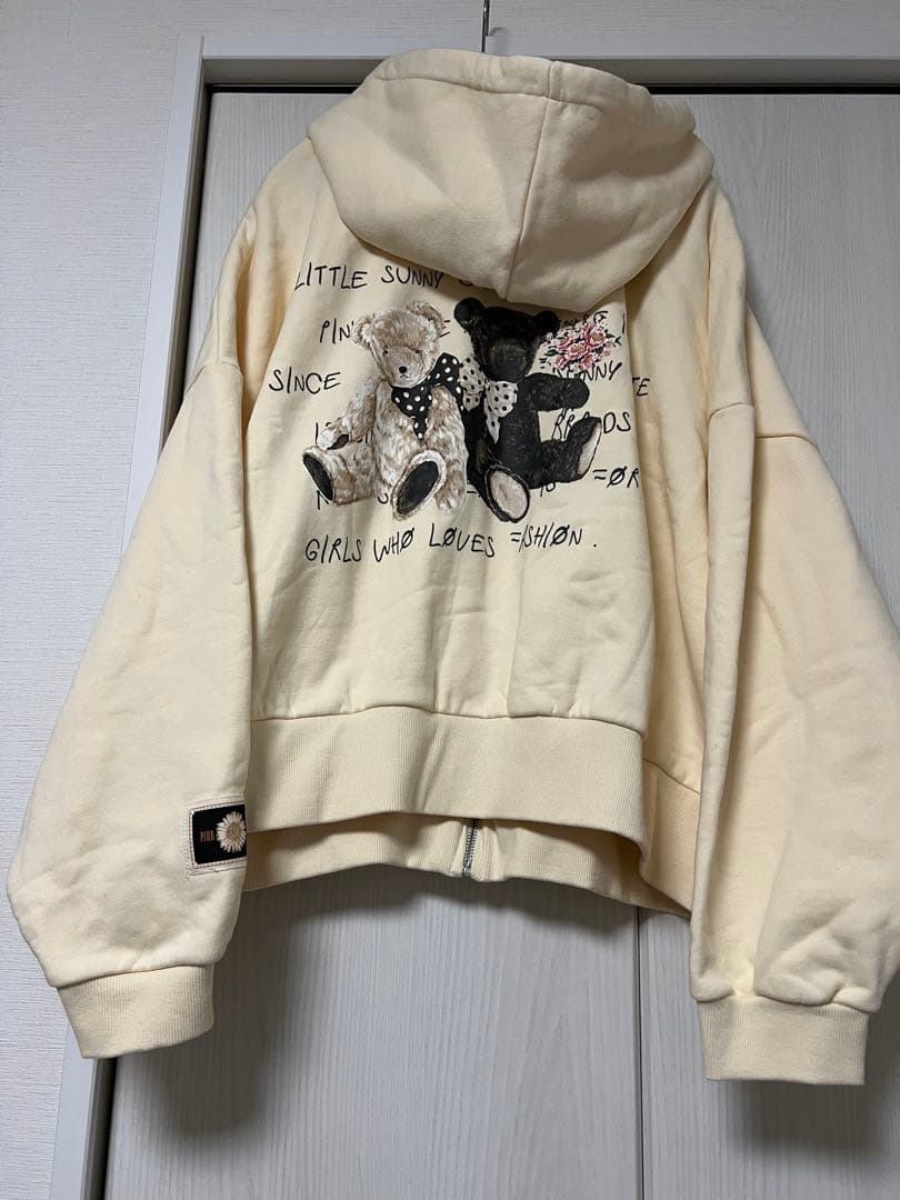 新品タグ付き　ピンクハウスとリトルサニーバイト　クマプリントパーカー　アイボリー