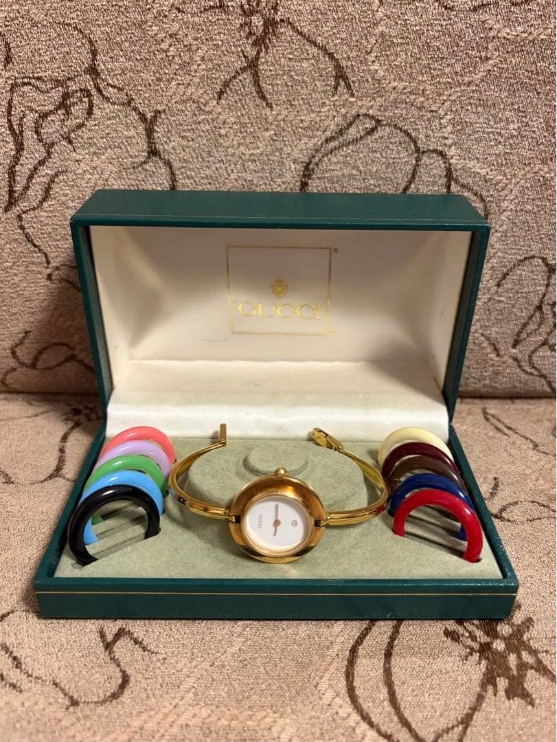 GUCCI チェンジベゼル クォーツ ベゼル10個付 箱付き 動作未確認
