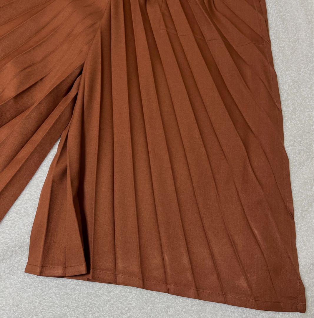 美品　me ISSEY MIYAKEプリーツパンツ　クロップド　ワイド