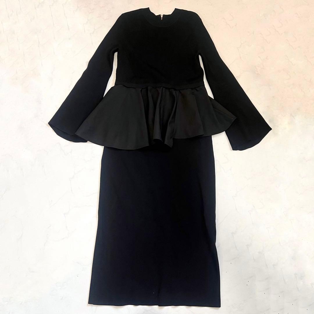 美品　ADAM ET ROPÉ FEMME ペプラムコンビニットワンピース