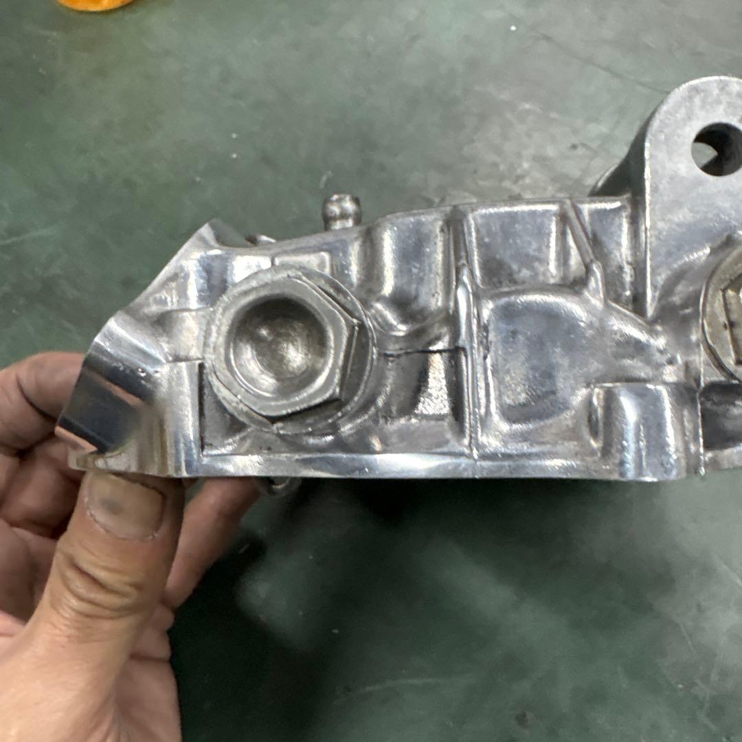 ひ*で様 sr400 2型　シリンダーヘッド　完全鏡面仕上げ