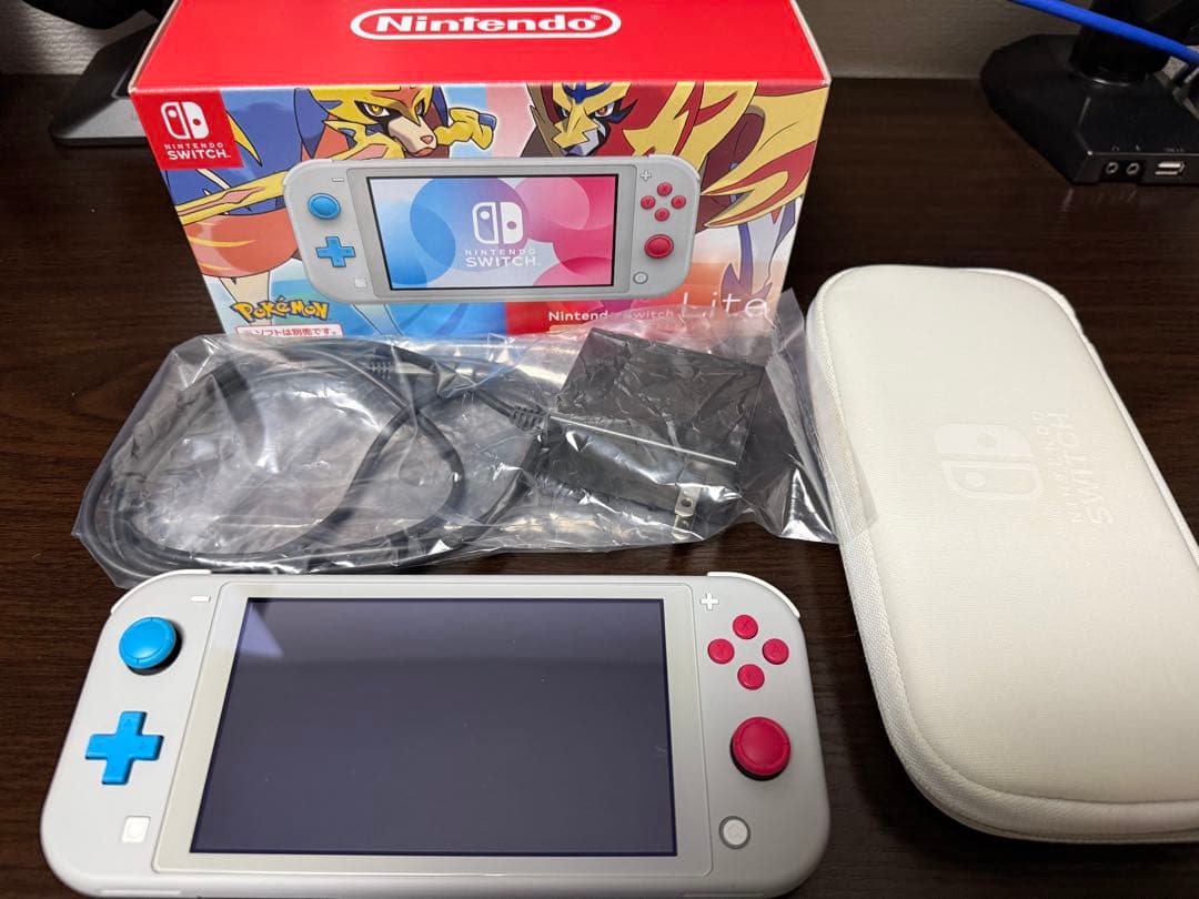 Nintendo Switch Lite ポケモン　ザシアン　マゼンタ