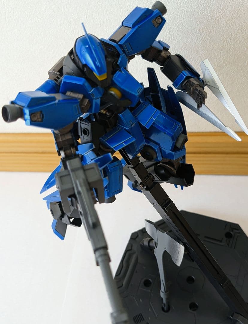 【塗装リペイント完成品】シュヴァルべグレイズ マクギリス機 1/100 台座付き