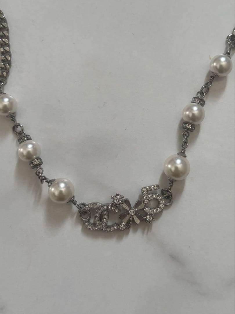 み*き様 「貴重・確実正規品・美品」CHANEL No.5シリーズパールネックレ