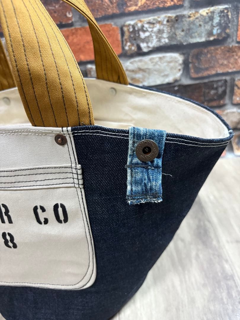デニムリメイク　大きい丸底トートバッグ