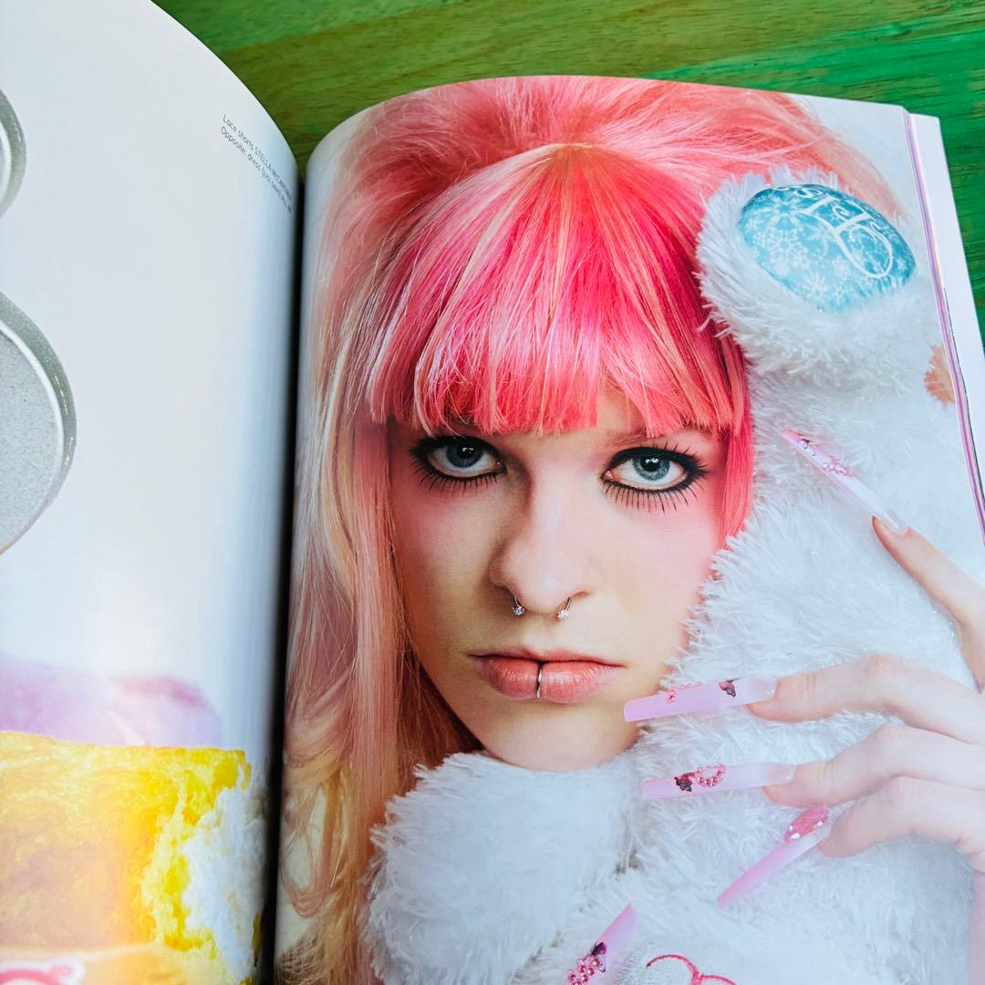 洋書　BUFFALO PINK