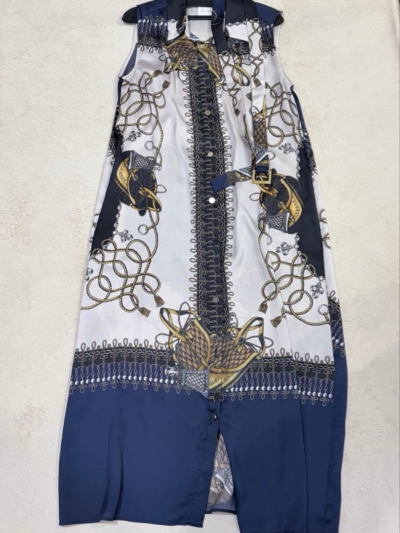 グレースコンチネンタル　ワンピース　ノースリーブ　ベルト・ペチコート付き