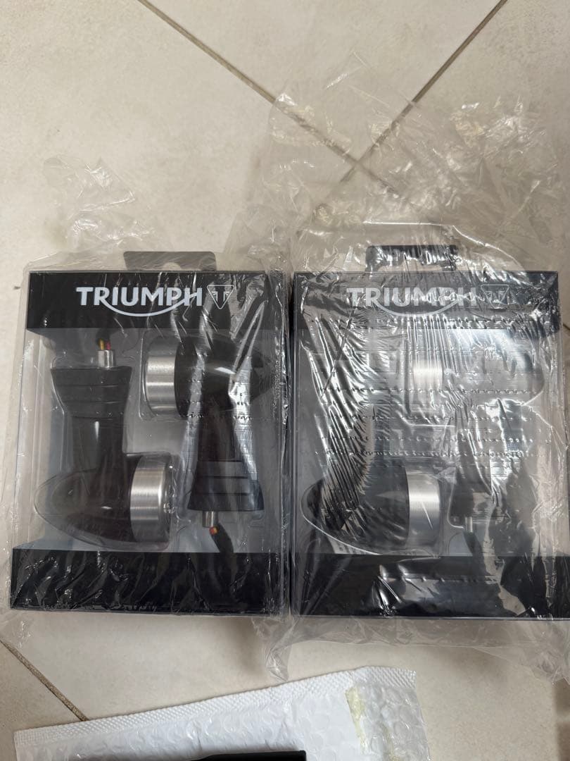 トライアンフ　ボンビネルボバー2025 LEDウインカーカスタムセット※お値引可