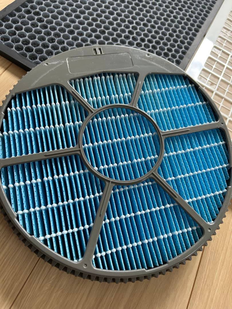 SHARPプラズマクラスター 除加湿空気清浄機 KC-HD70-W 2021年製