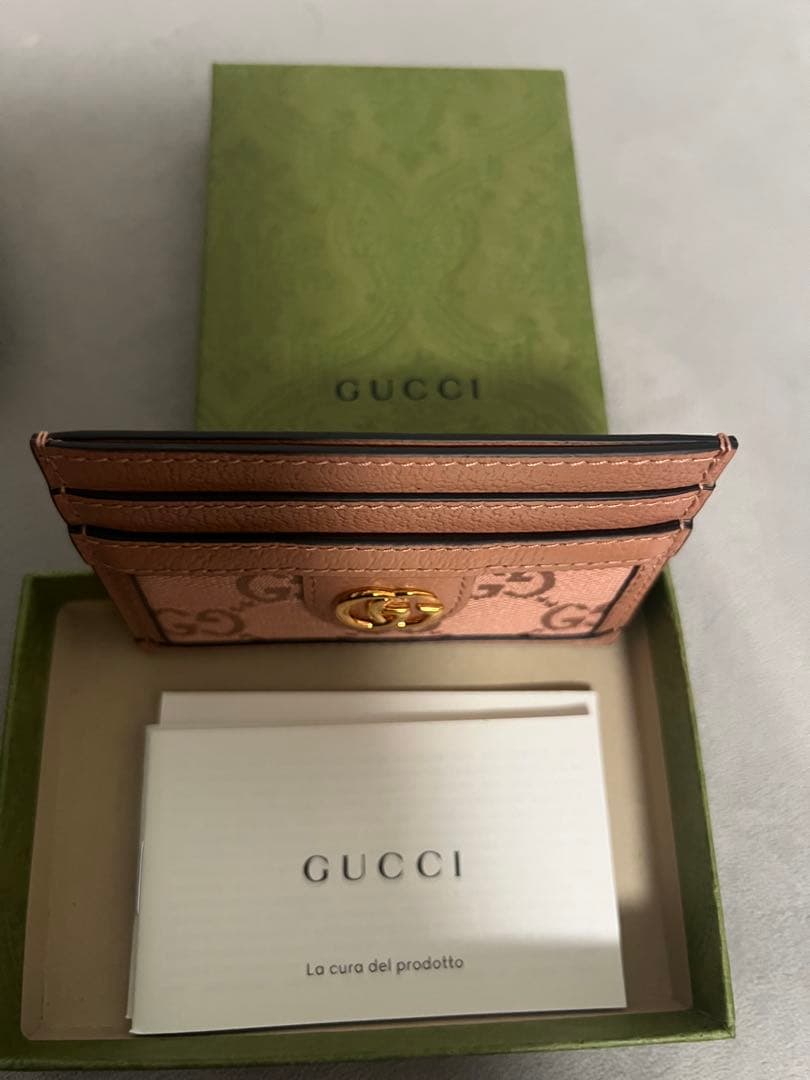 GUCCI ピンクレザー名刺入れ