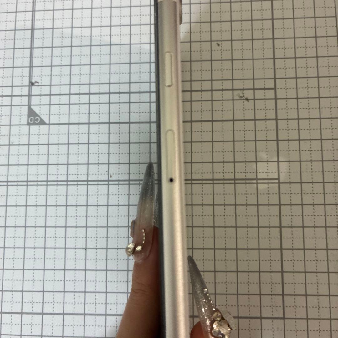 美品✨Apple iPhonese2ほぼ未使用‼️