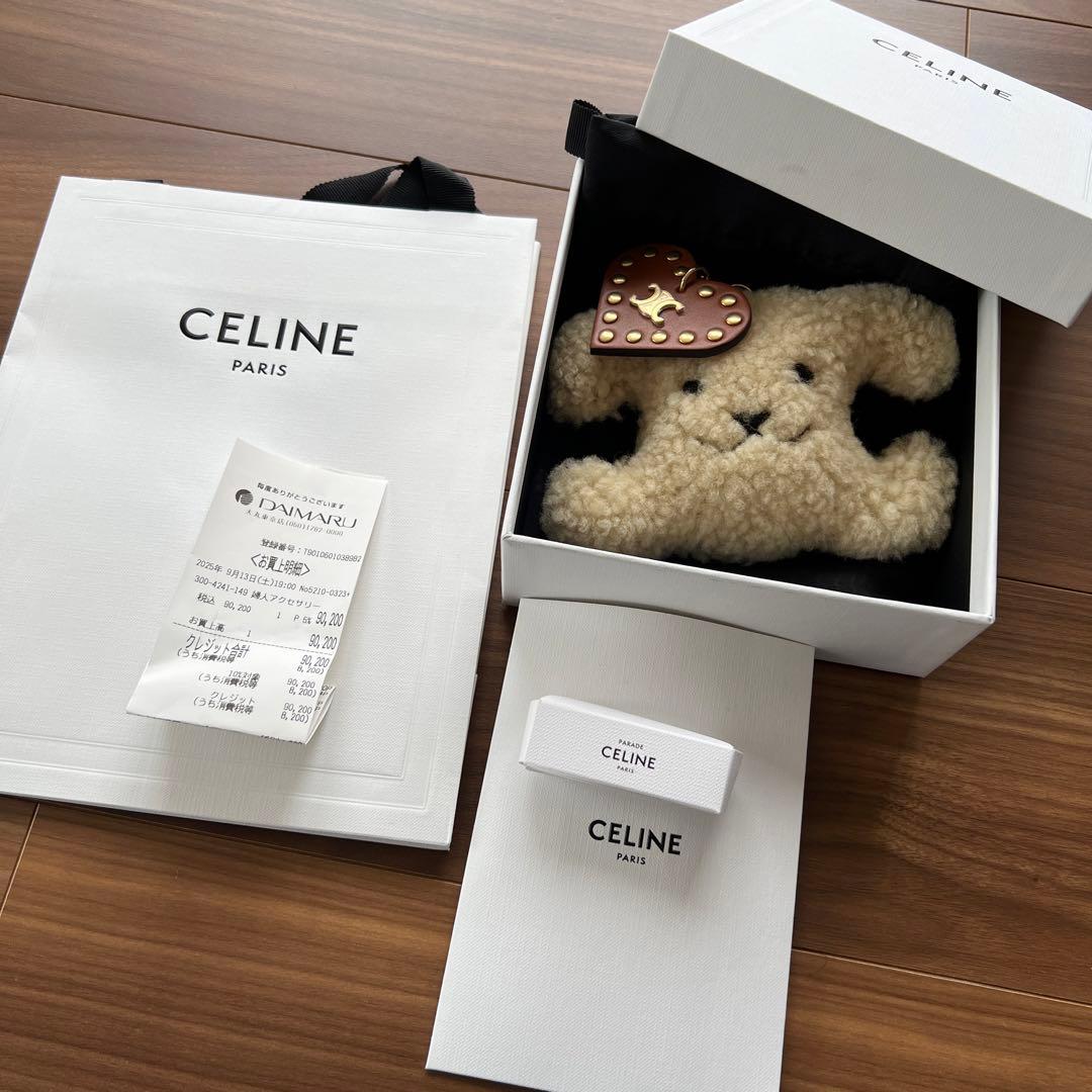 新品CELINE トリオンフ ポンポンチャーム 、香水付き