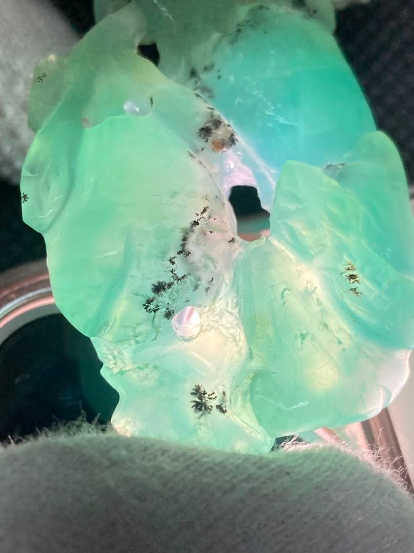 希少 アンティーク 天然翡翠 本翡翠 特殊黒入り 透かし彫り ペンダントトップ