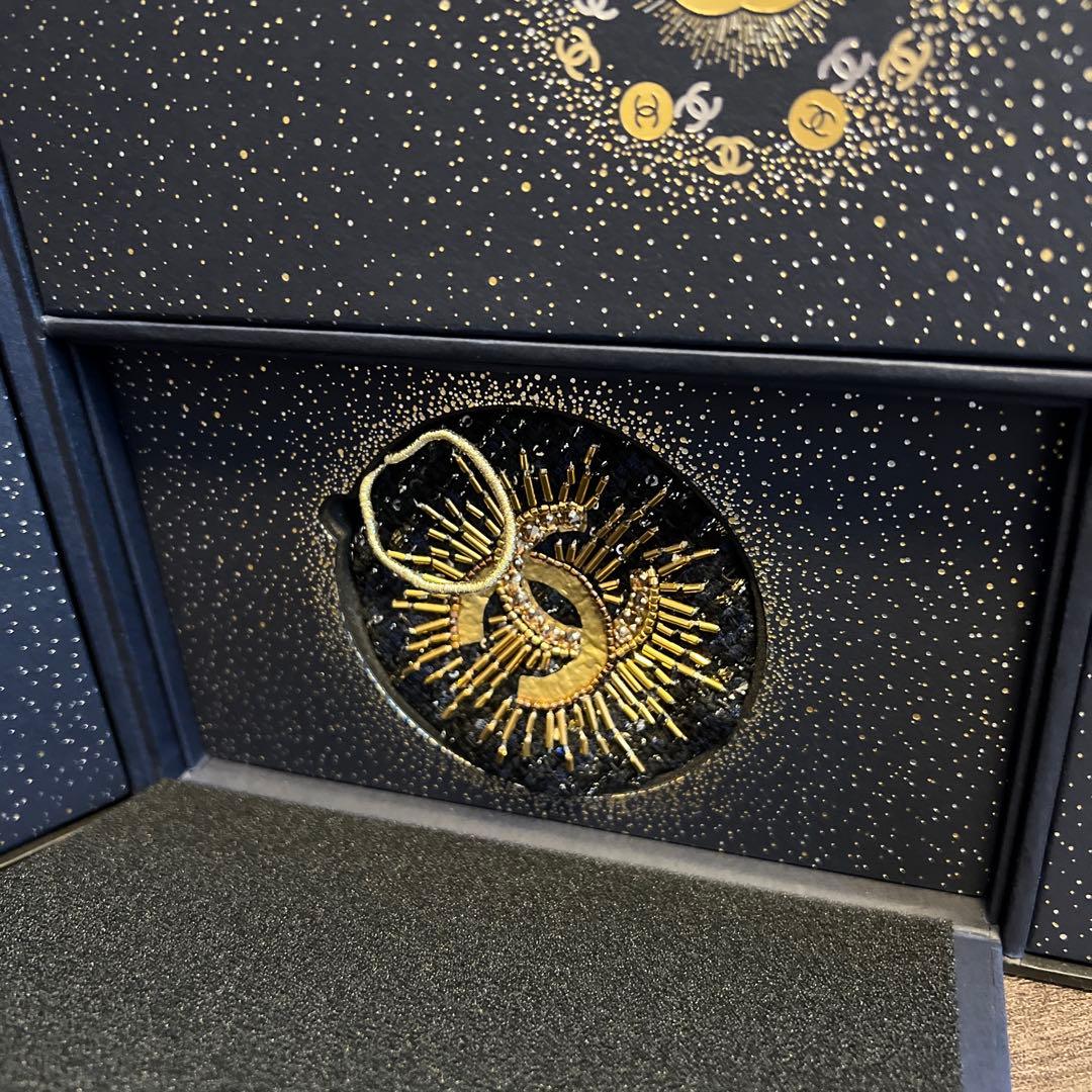 シャネル 2025ホリデー特別限定販売のアドベントカレンダー