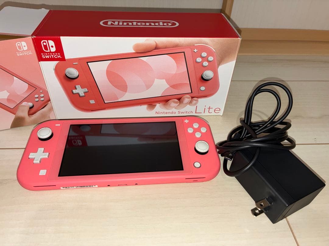 Nintendo switch Lite コーラル