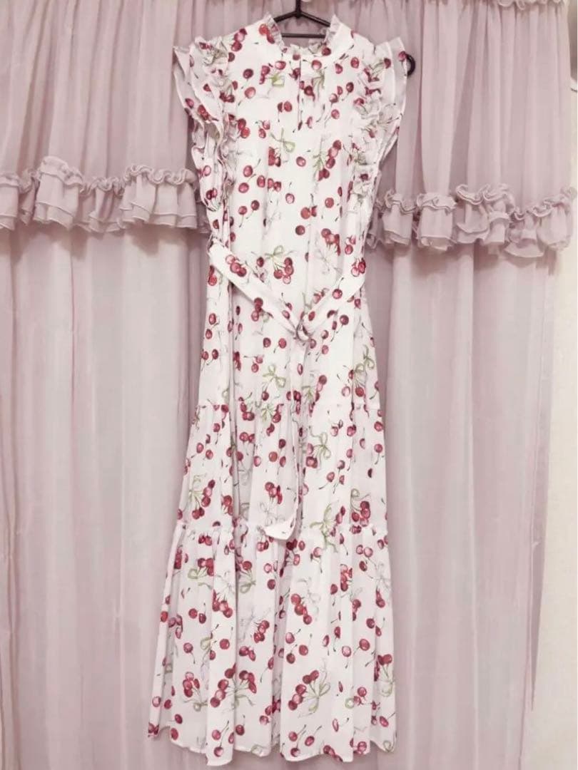 LILLIAN CARAT バリエーションプリントティアードワンピース　チェリー