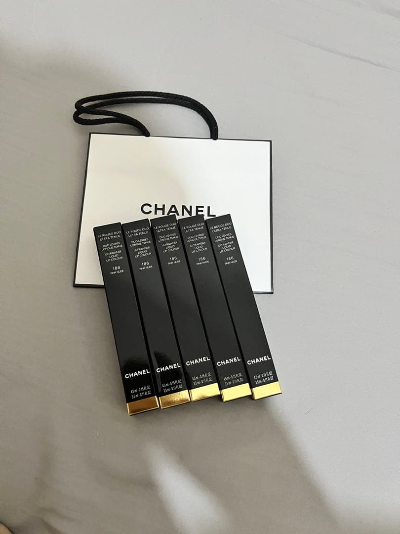 CHANEL ル ルージュ デュオ ウルトラ トゥニュ 186ピンクヌード