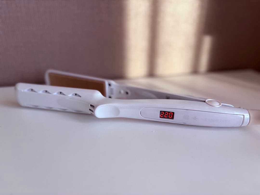 絹女 LM-125 ストレートヘアアイロン シルクプレート搭載