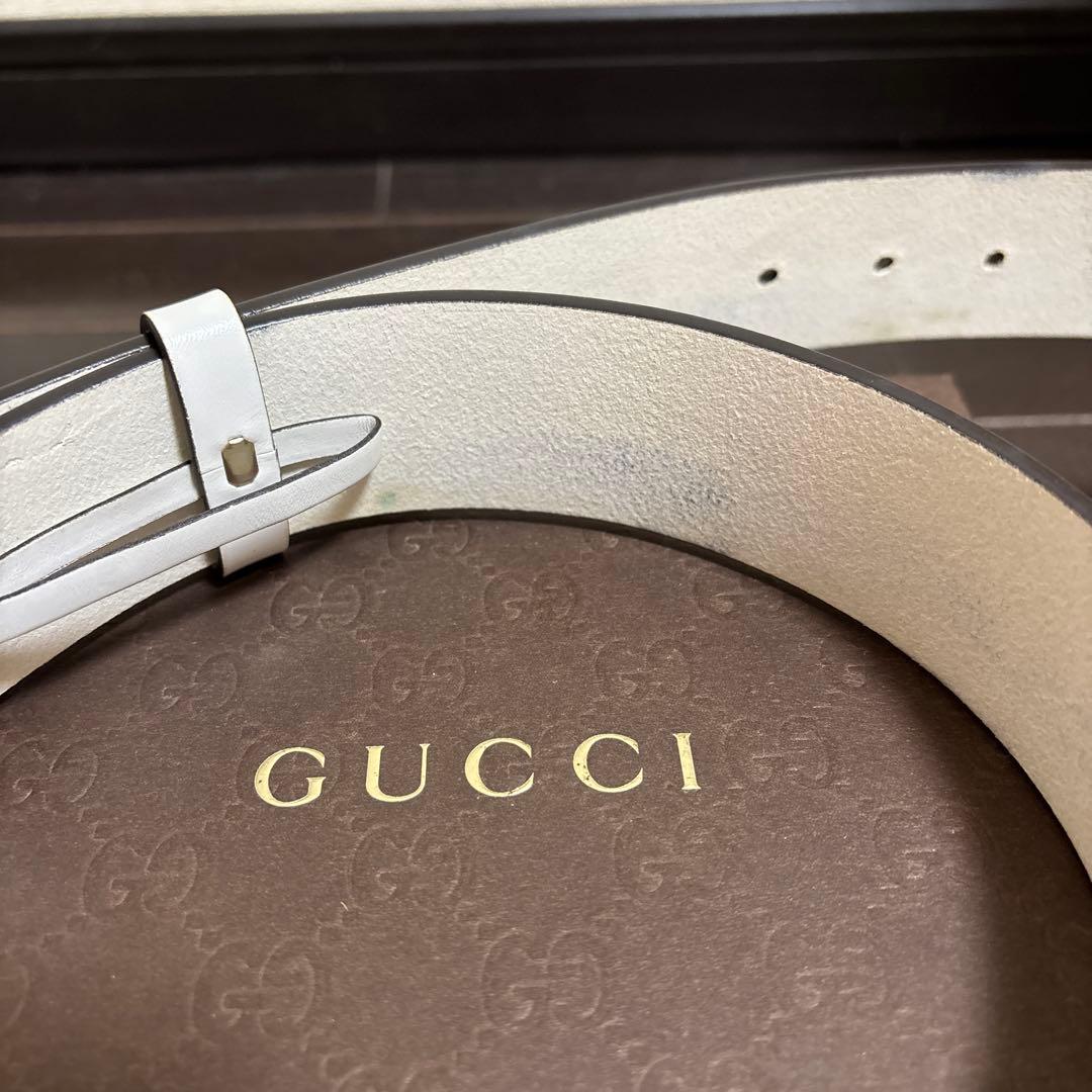 GUCCI ホワイト ハート型バックル ベルト