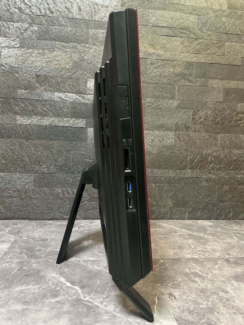 FUJITSU ESPRIMO COREi7 新品メモリ16 新品SSD512