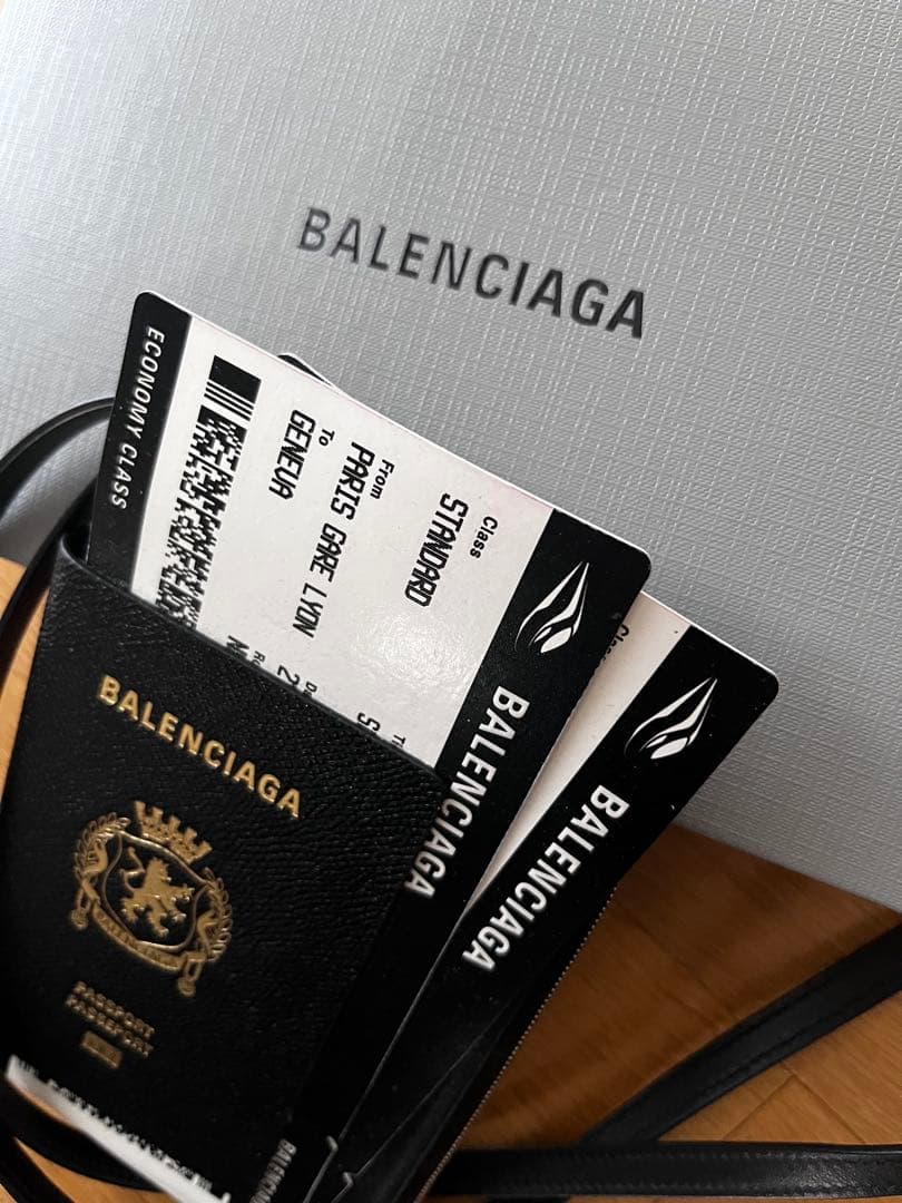 小物 BALENCIAGA PASSPORT PHONE HOLDER