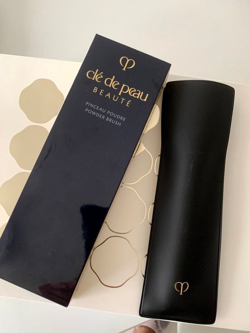 クレ・ド・ポー ボーテ パンソー（プードル） フェイスパウダーブラシ