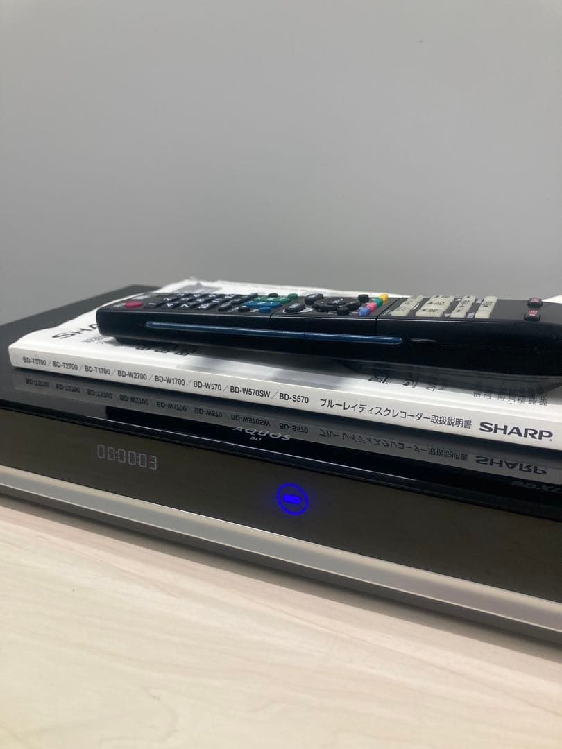 めっちゃ綺麗　シャープ　AQUOS ブルーレイ　 BD-W570