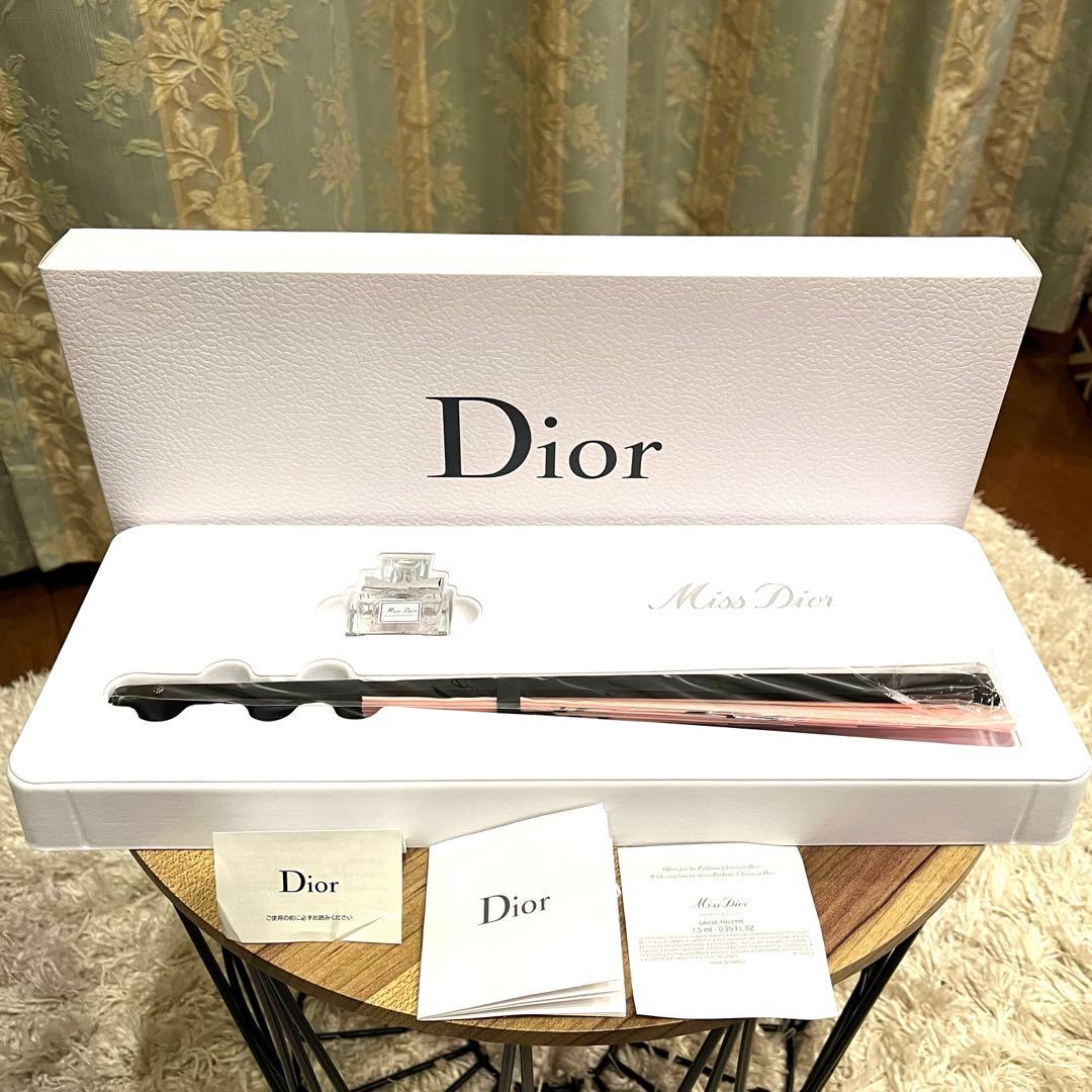 ✨新品未使用✨2点セット✨Dior ディオール 香水（Miss Dior） 扇子