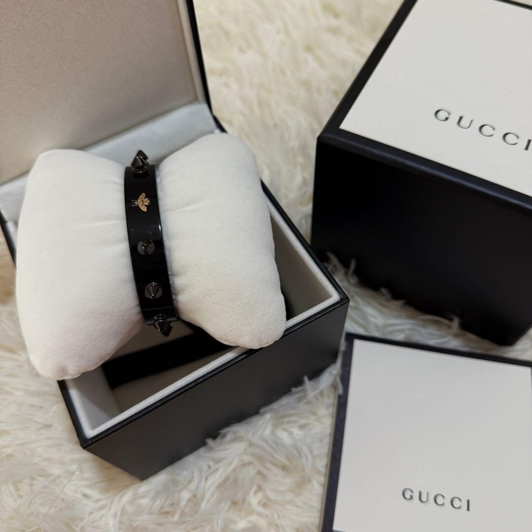 GUCCI ブラック スクエアフェイス 時計　ヴィンテージ