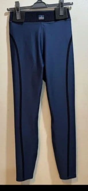 ネイビーカラー