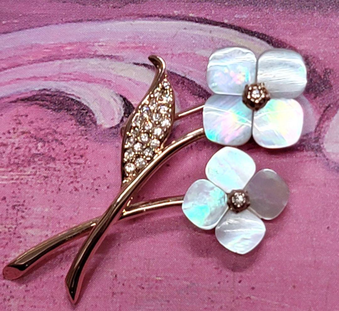 新品　ヴァンドームブティック　 白蝶貝　お花　ブローチ　ピンクゴールド