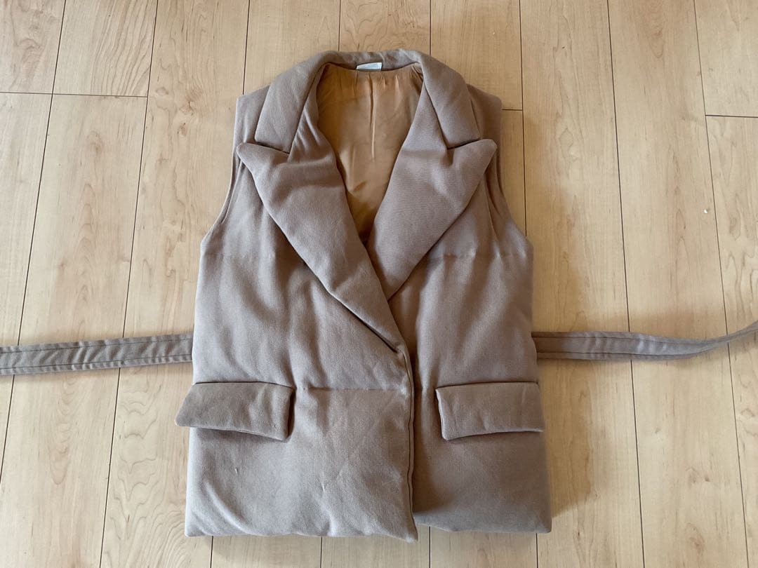 ベージュノースリーブベストウエストリボン付き