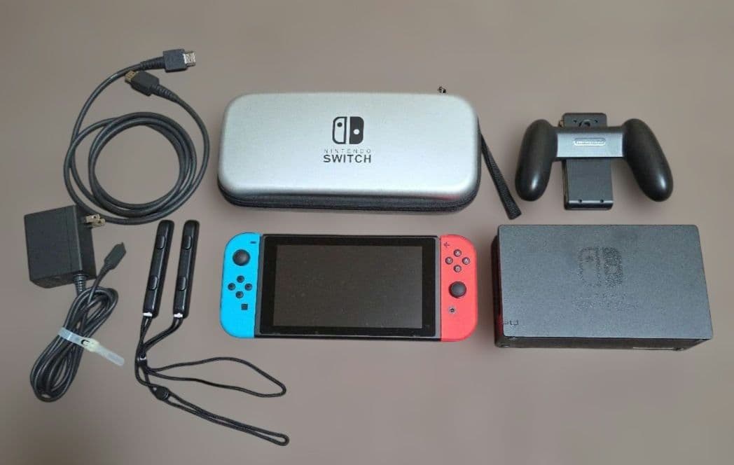 【美品】Nintendo Switch 青/赤 ニンテンドースイッチ 任天堂