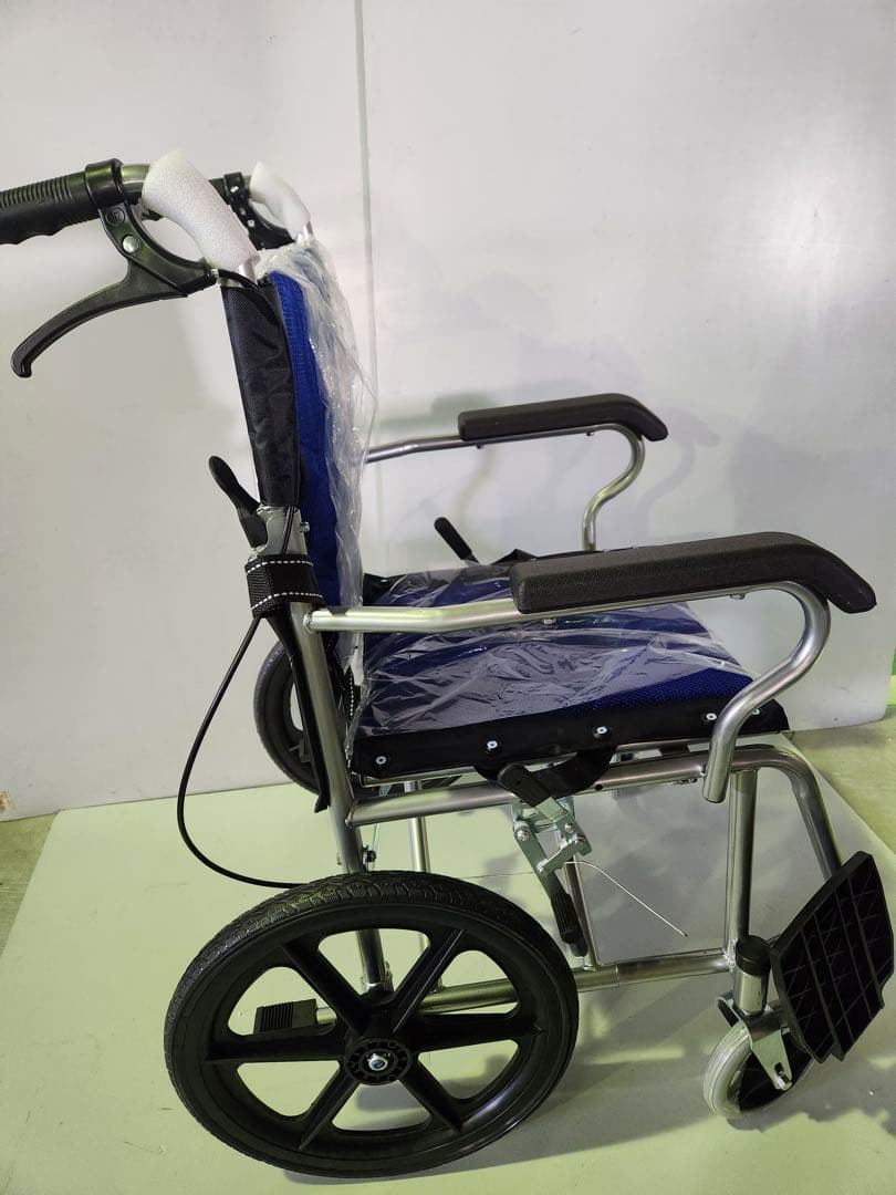 ※訳あり 耐荷重100kg 軽量折り畳み 車椅子 介助式車椅子 車イス