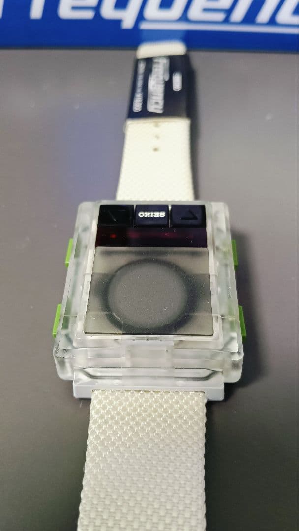 セイコー フリークエンシー腕時計 ホワイトクリアglobeグローブ小室哲哉