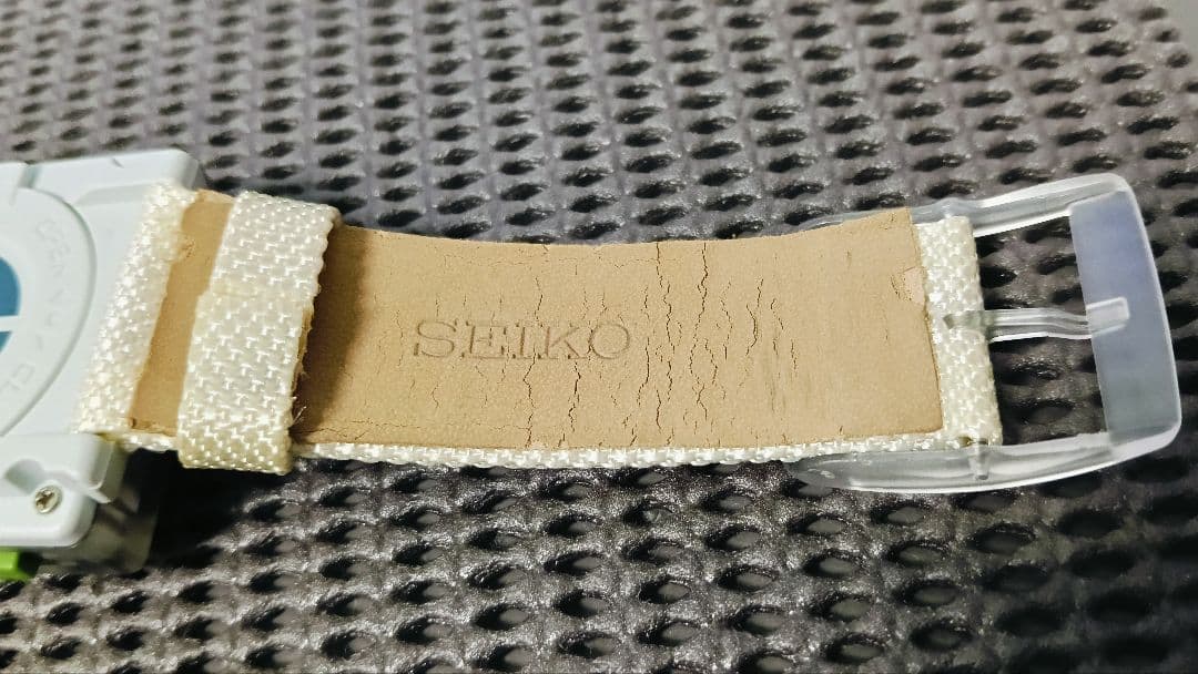 セイコー フリークエンシー腕時計 ホワイトクリアglobeグローブ小室哲哉