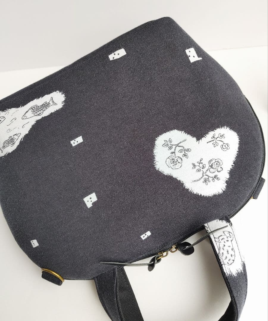 ミナペルホネン　レア　trois　ミニサイズまるいファスナーバッグ