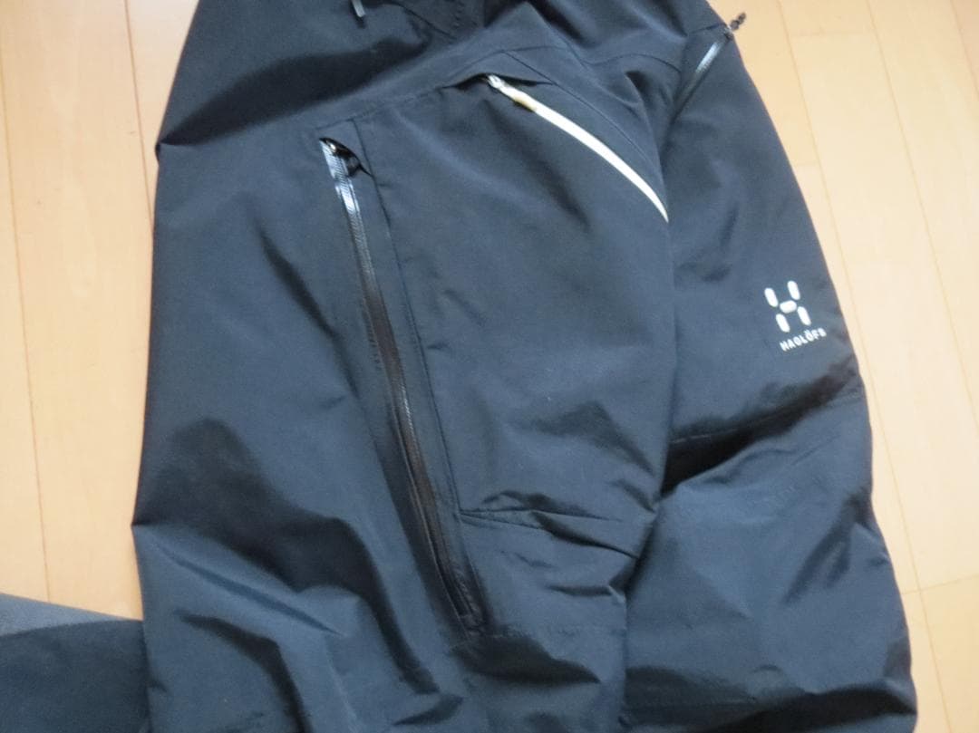 ホグロフス　スキーウェアセット（ジャケット・パンツ）