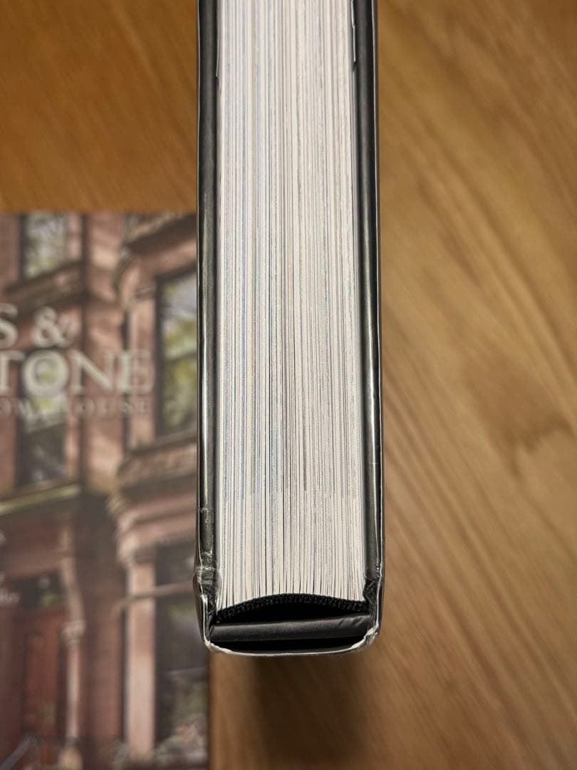 Bricks and Brownstone: The New York 洋書