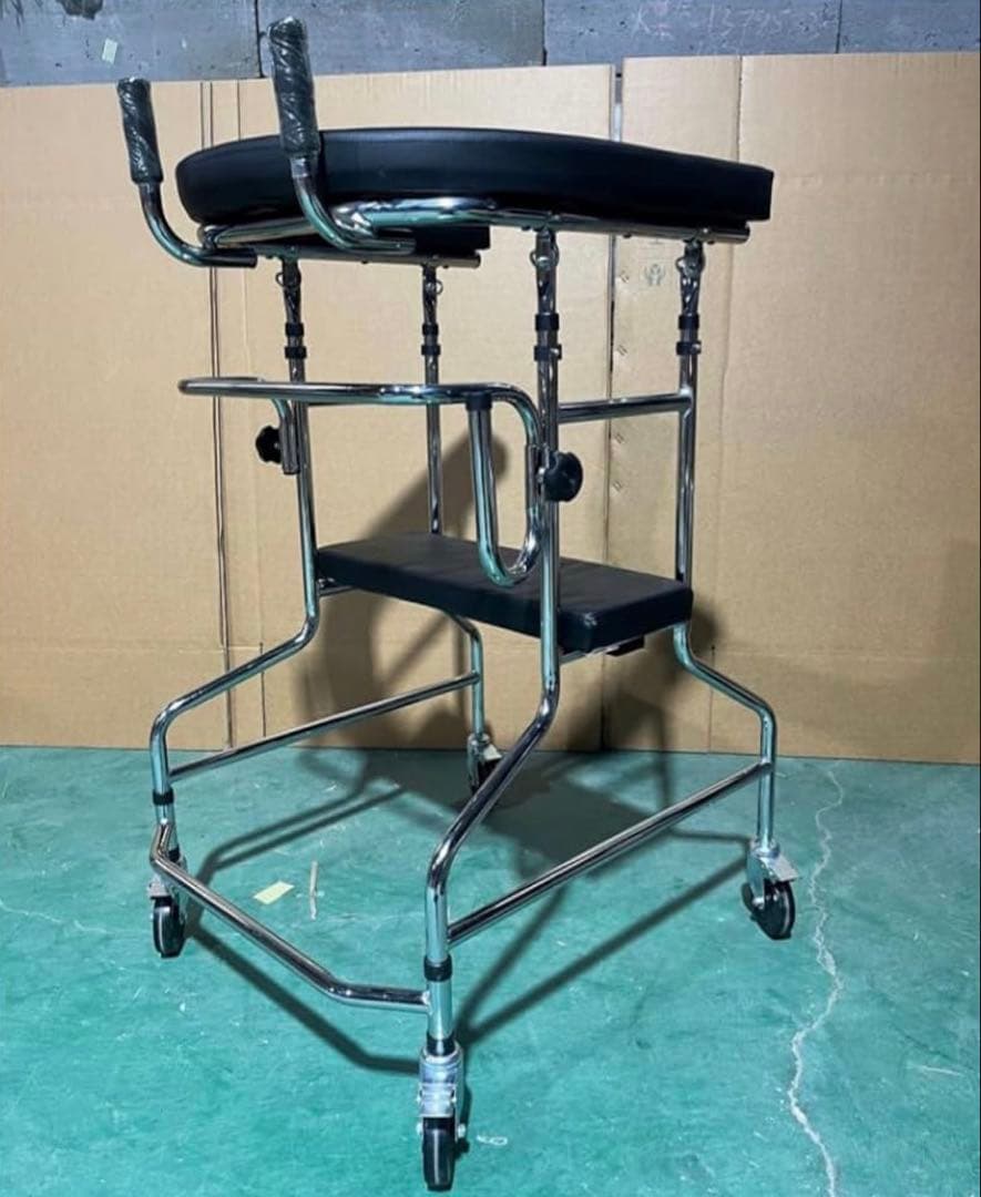 歩行器 高さ調整可能