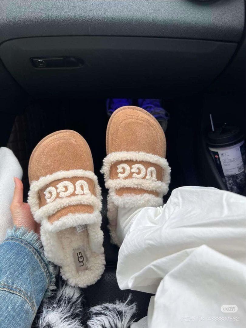 UGG ムートンサンダル/スリッパ 23.5〜24.5cm目安