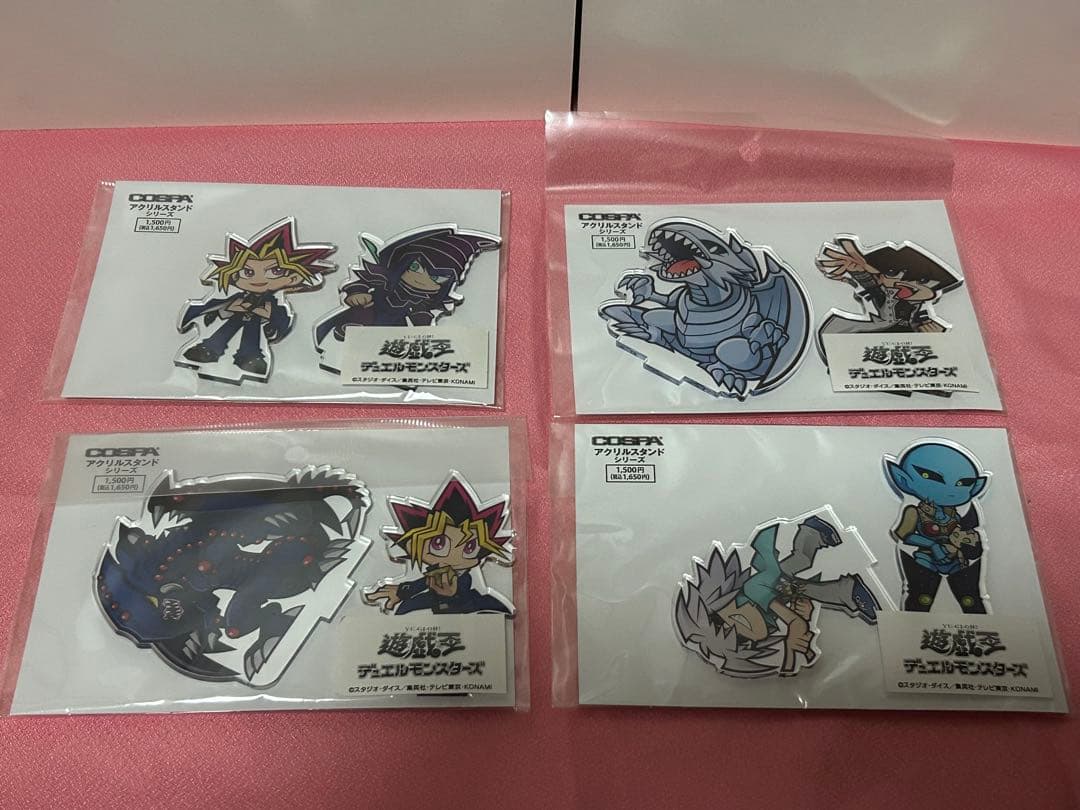 遊戯王　アクリルスタンド　缶バッジ　まとめ売り