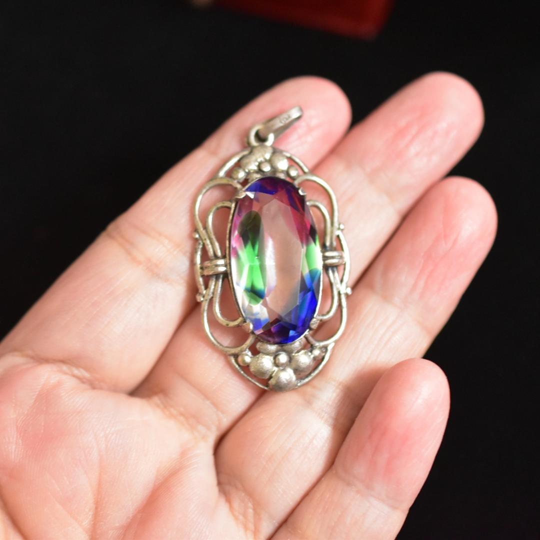 アンティーク 虹色 大粒アイリスガラスの銀製チャーム/ペントップ
