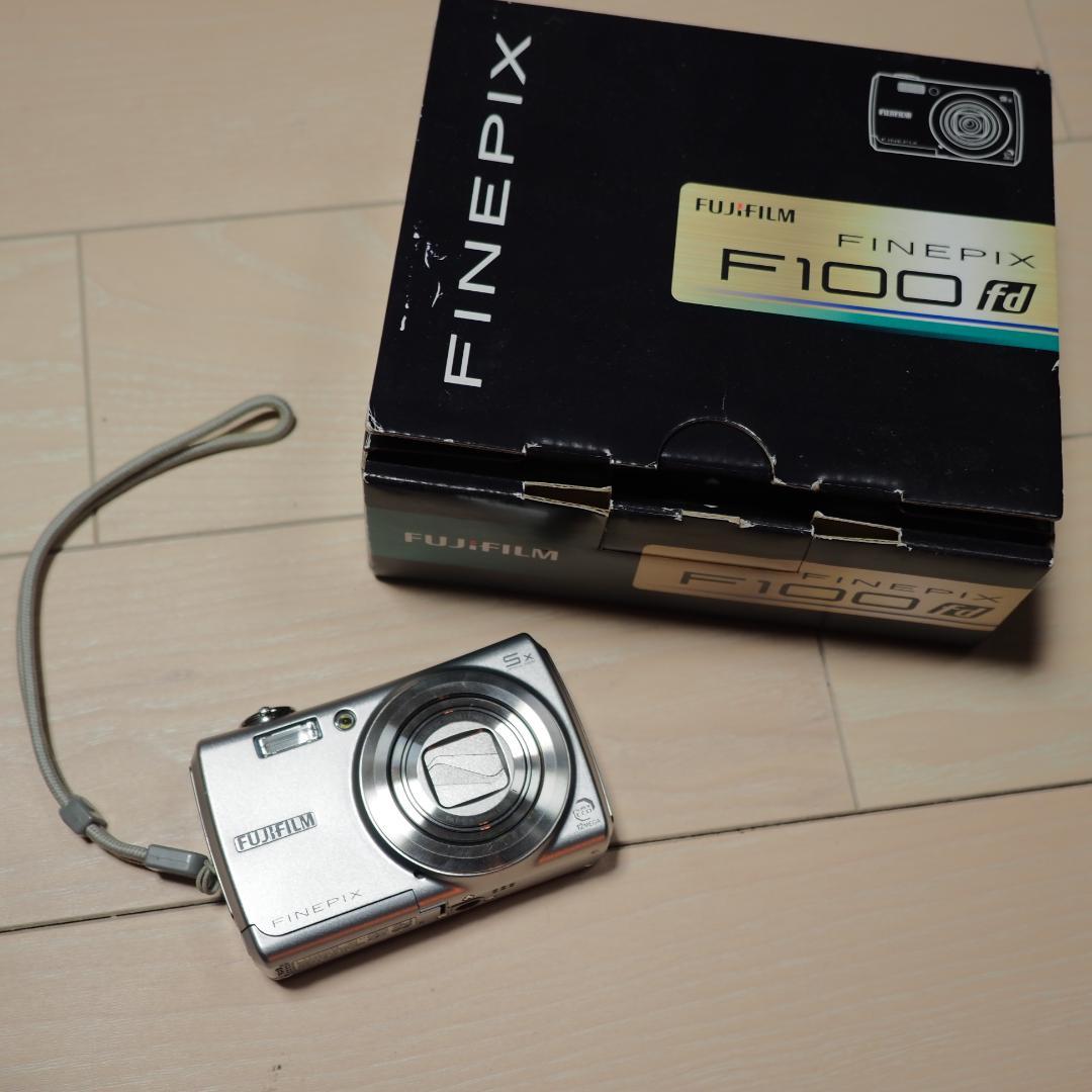 FUJIFILM FINEPIX F100fd シルバー 箱付